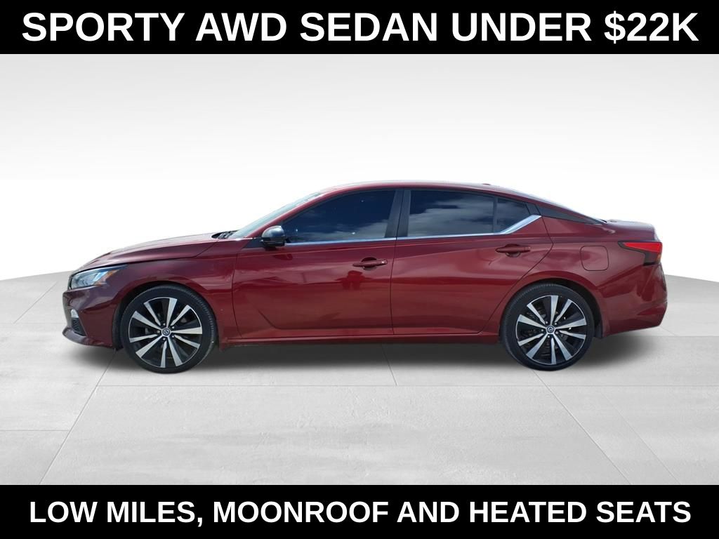 View vehicle photo 5