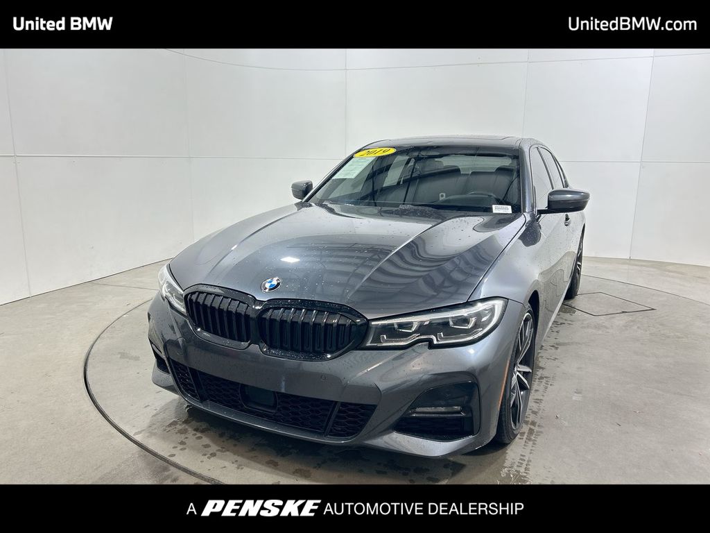 2019 BMW 3 Series 330i Hero Image