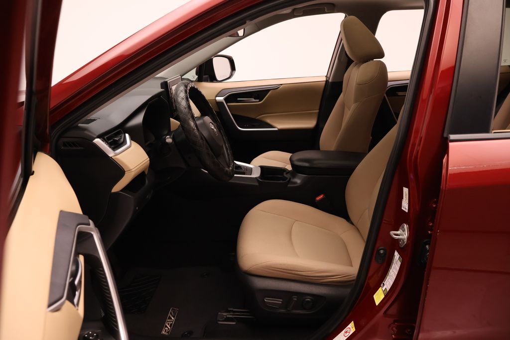 Thumbnail: 2019 Toyota RAV4 - 14
