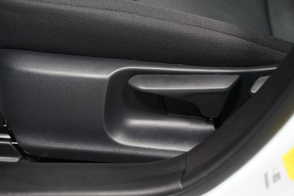 Thumbnail: 2025 Toyota Corolla - 30