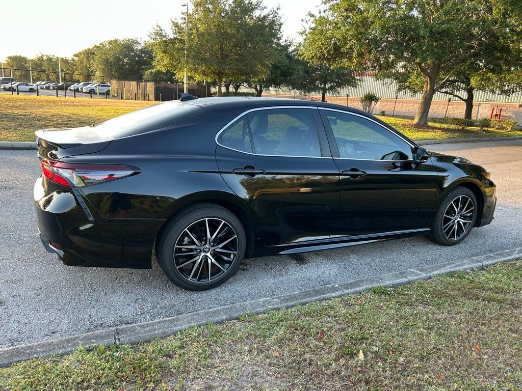 2024 Toyota Camry SE 4