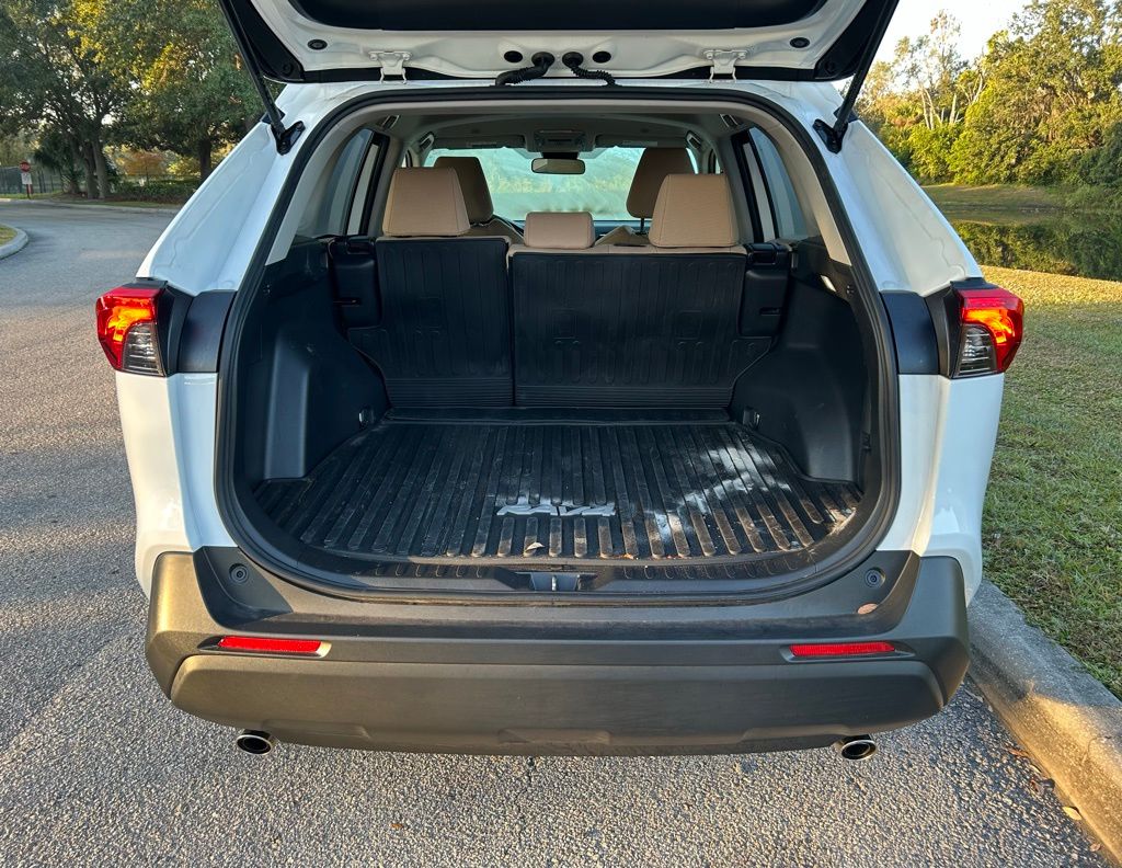 Thumbnail: 2025 Toyota RAV4 - 10