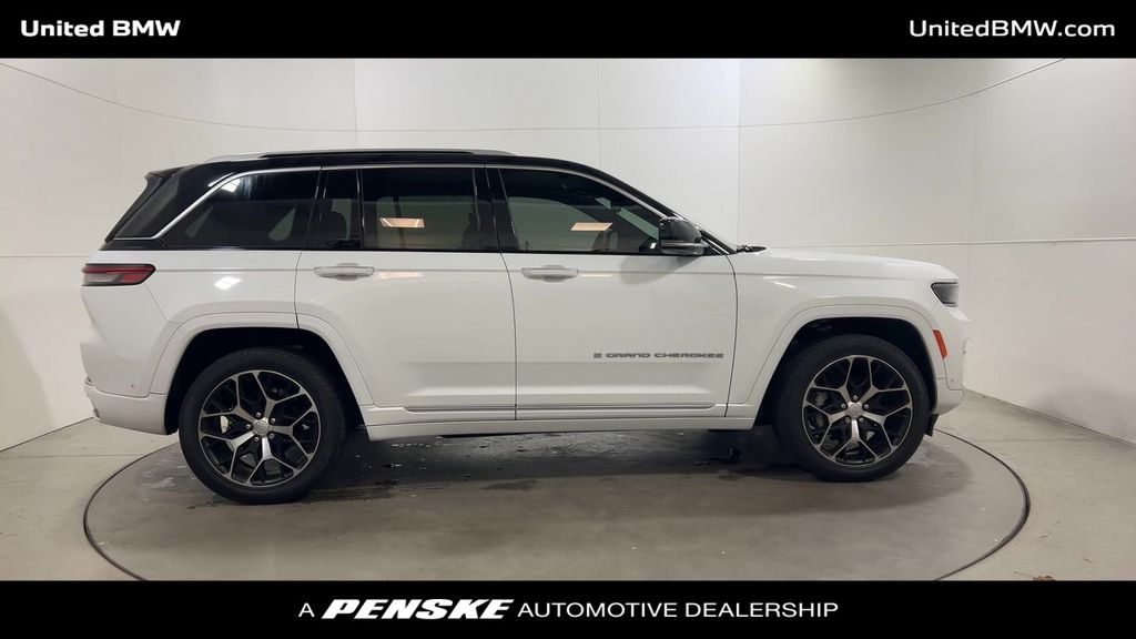 Thumbnail: 2023 Jeep Grand Cherokee - 9
