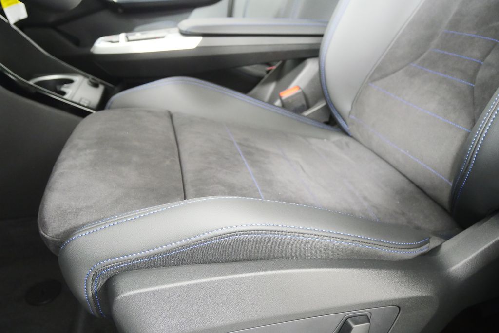 Thumbnail: 2026 BMW X1 - 10