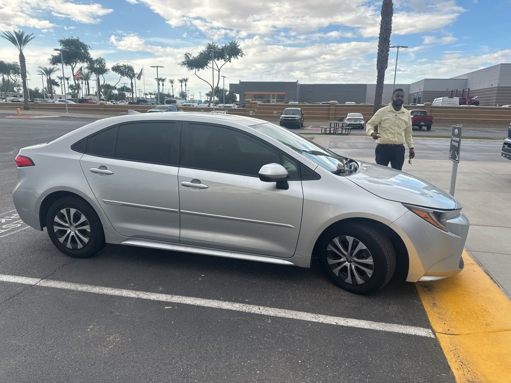 Thumbnail: 2022 Toyota Corolla - 4