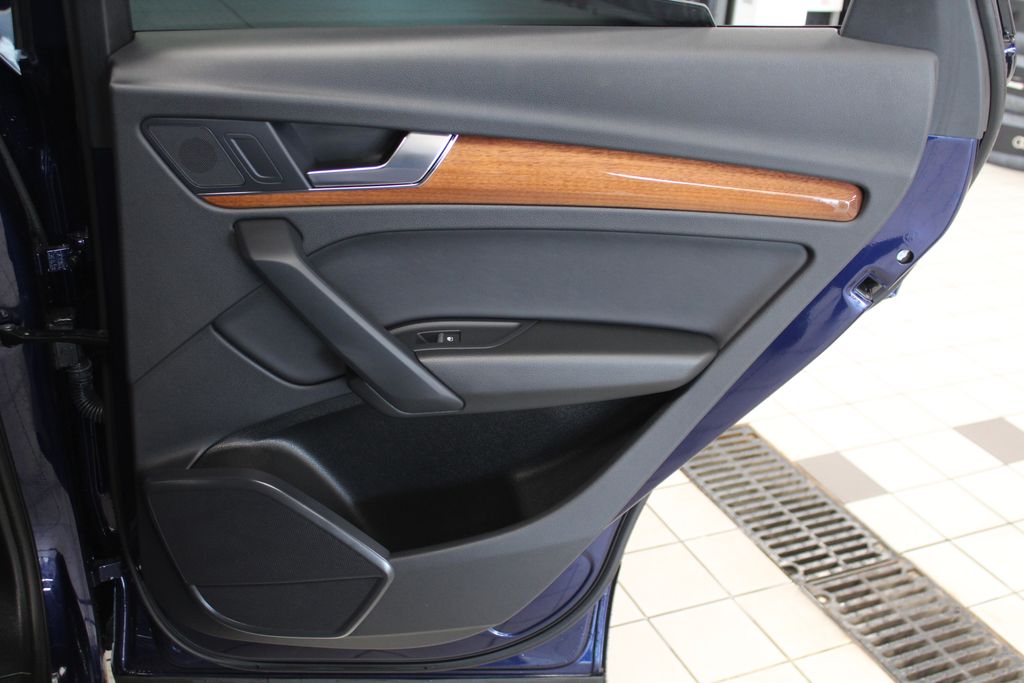 Thumbnail: 2023 Audi Q5 - 30