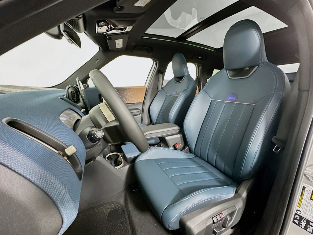 2025 MINI Cooper Countryman Base 16