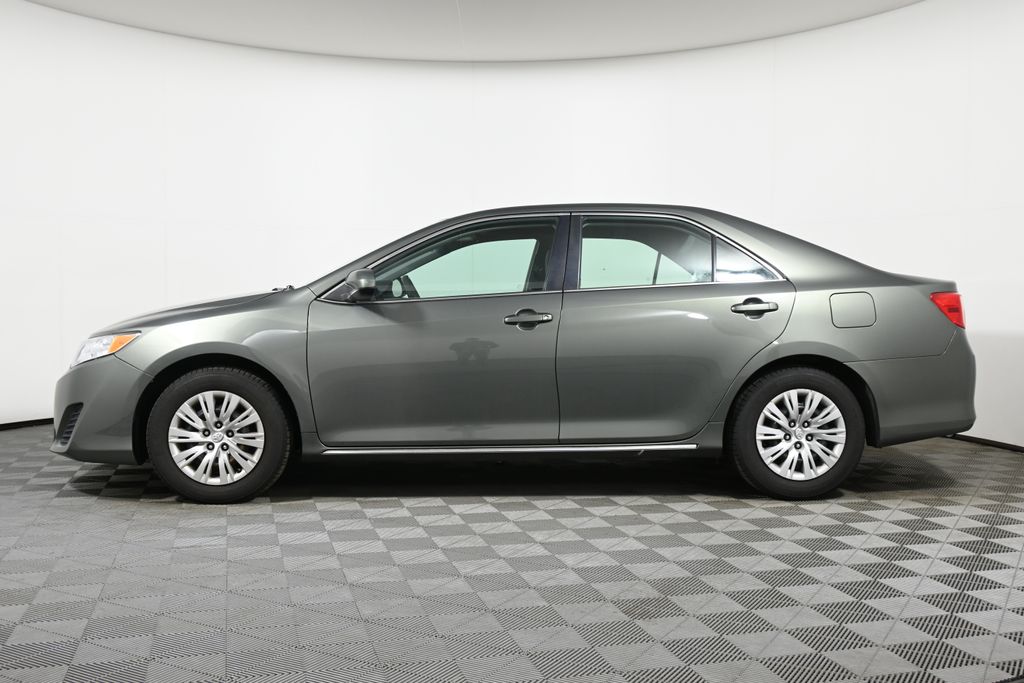 2013 Toyota Camry LE 2