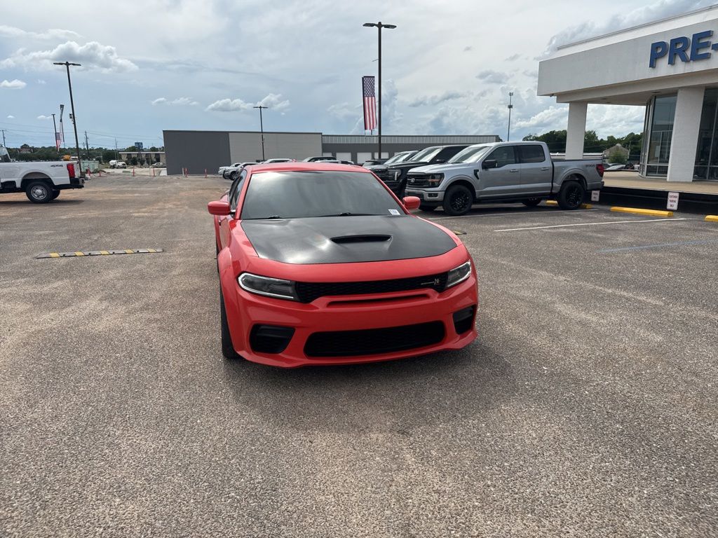 View vehicle photo 4