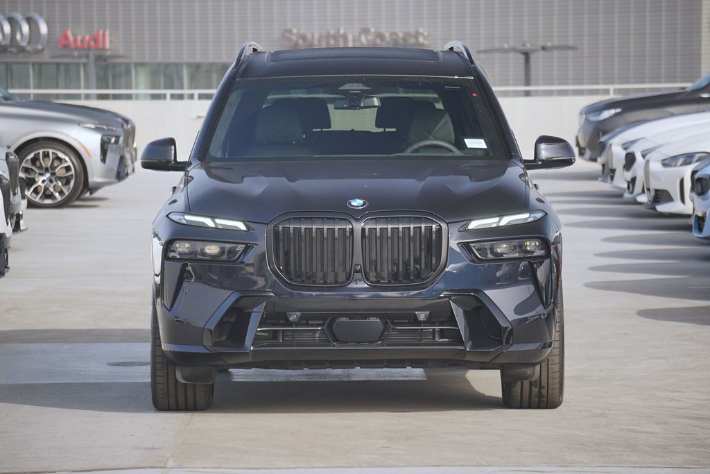 2025 BMW X7 xDrive40i 2