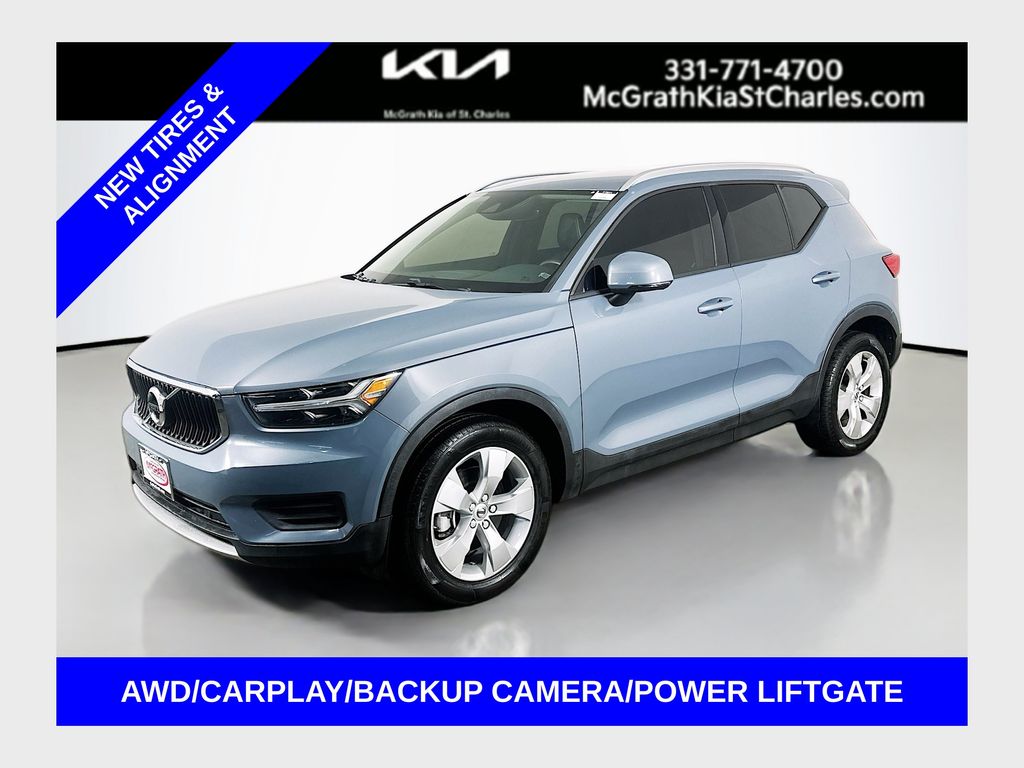 2020 Volvo XC40 Momentum