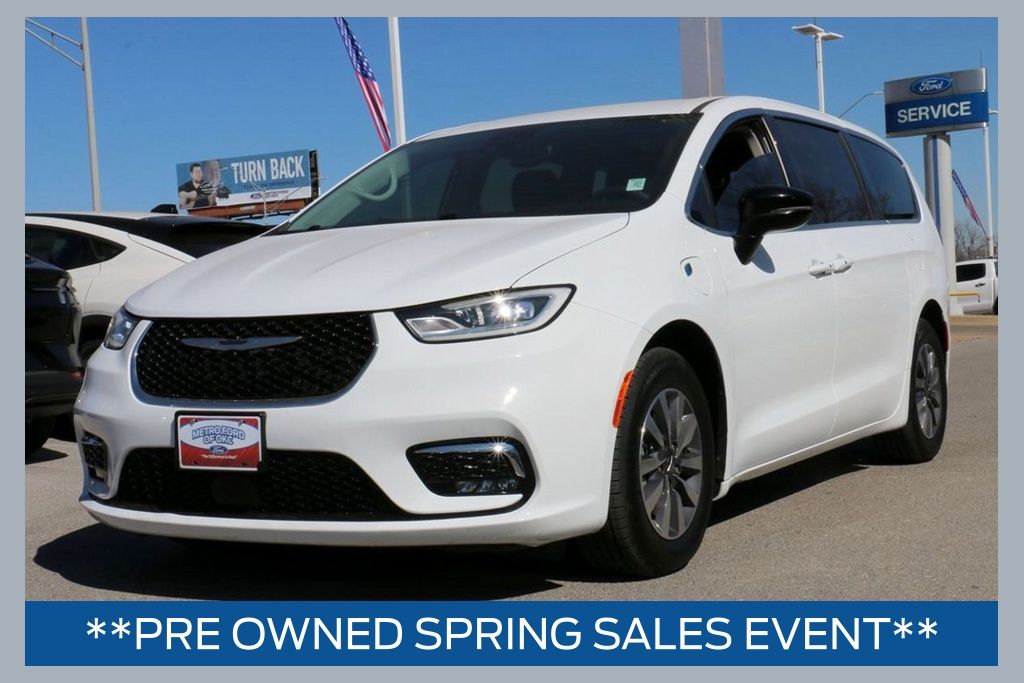 Bright White Clearcoat 2024 Chrysler Pacifica Hybrid Select FWD Minivan Front-Wheel Drive Continuously Variable Transmission