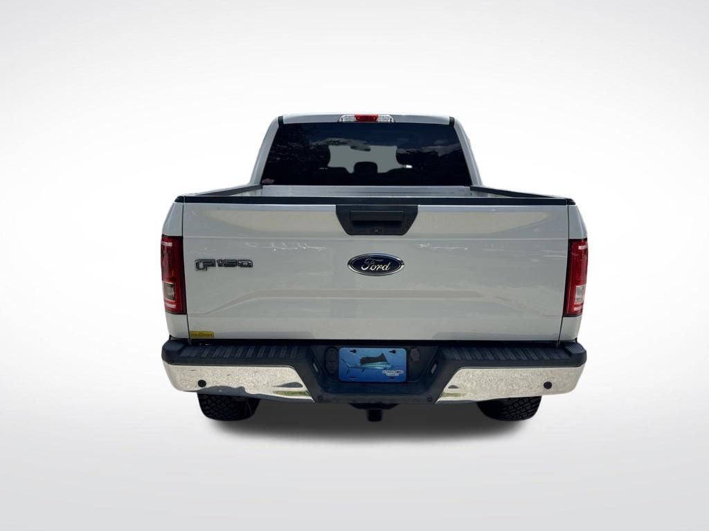 Used 2017 White Ford XLT image 7