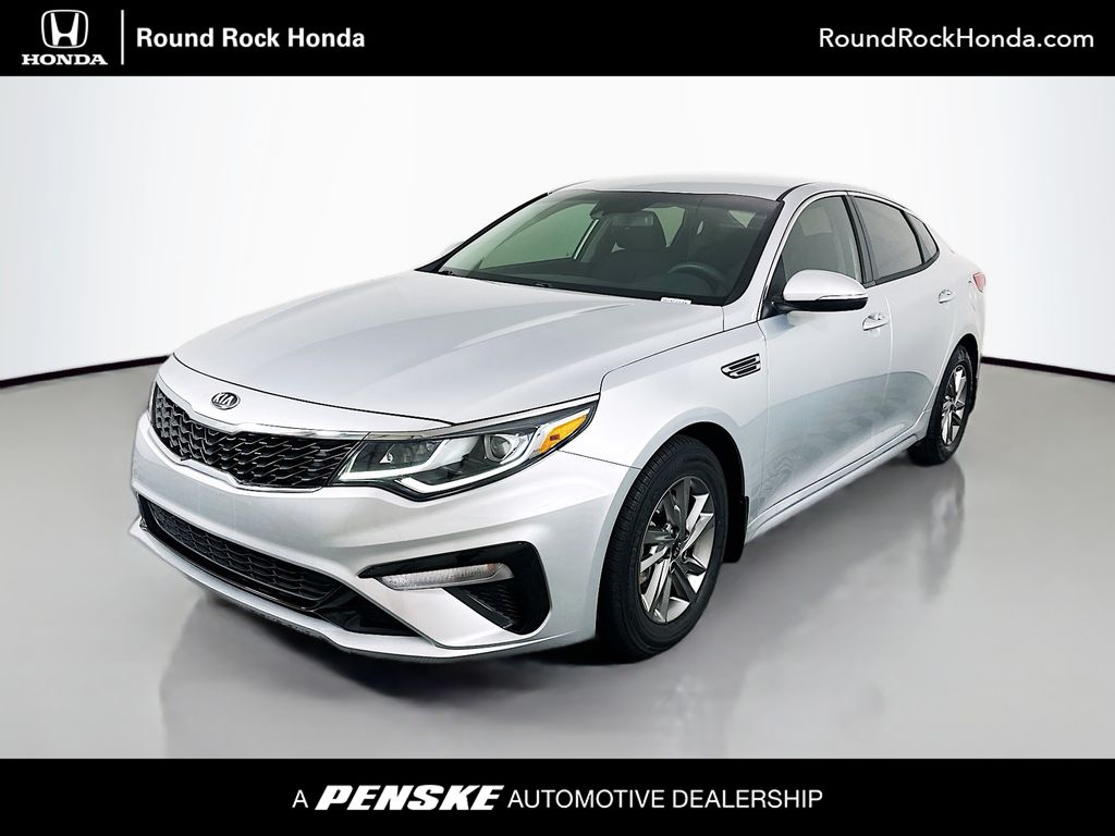 2019 Kia Optima LX's photo