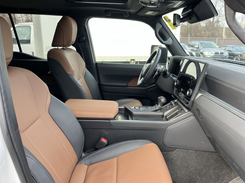 Thumbnail: 2024 Lexus GX - 25