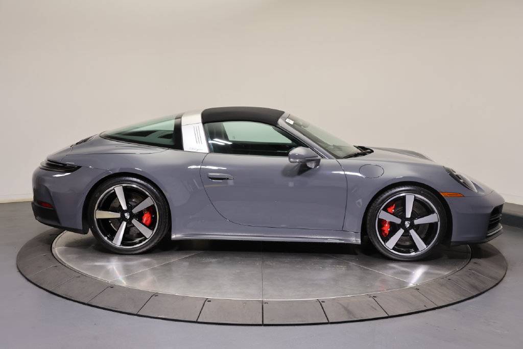 Thumbnail: 2026 Porsche 911 - 8