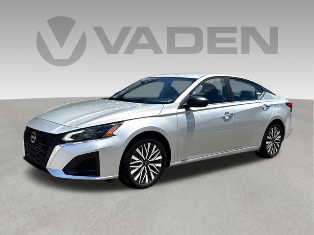 Brilliant Silver Metallic 2025 Nissan Altima Sedan Front-Wheel Drive Continuously Variable Transmission
