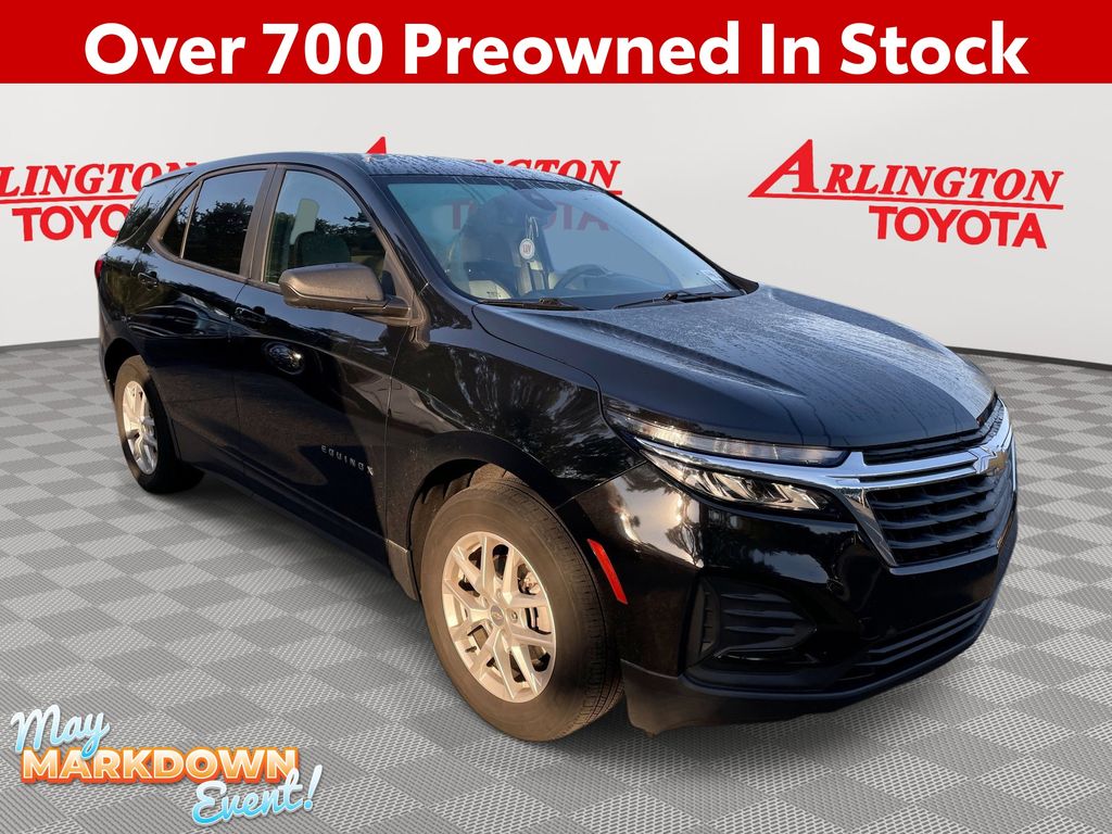 2023 Chevrolet Equinox LS's photo