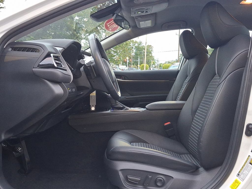 Thumbnail: 2021 Toyota Camry - 13