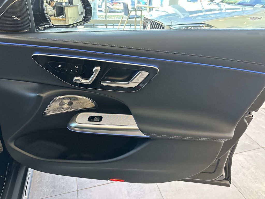 Thumbnail: 2025 Mercedes-Benz E-Class - 23