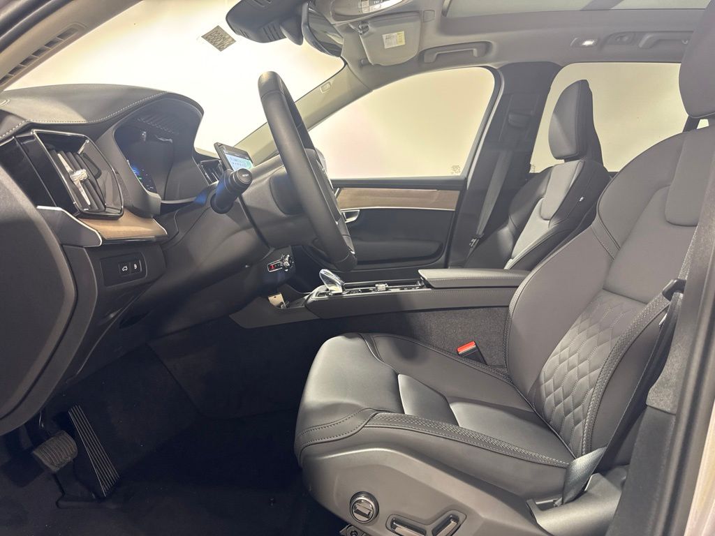New 2026 Blue Volvo T8 Plus image 19