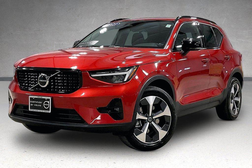Fusion Red Metallic 2023 Volvo XC40 B5 Plus Dark Theme AWD SUV / Crossover All-Wheel Drive Automatic