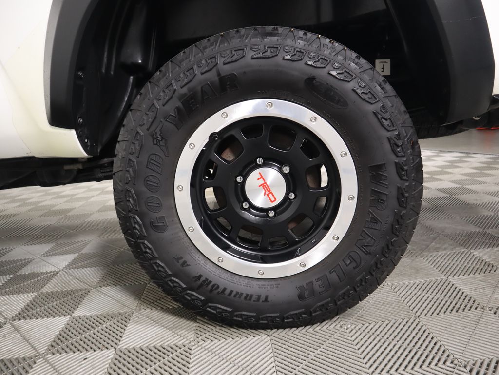 Thumbnail: 2017 Toyota Tacoma - 30