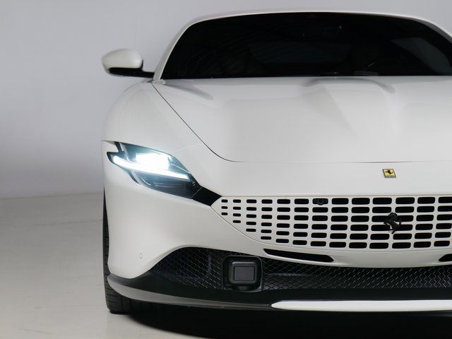 Used 2022 White Ferrari 3.9L V8 image 30
