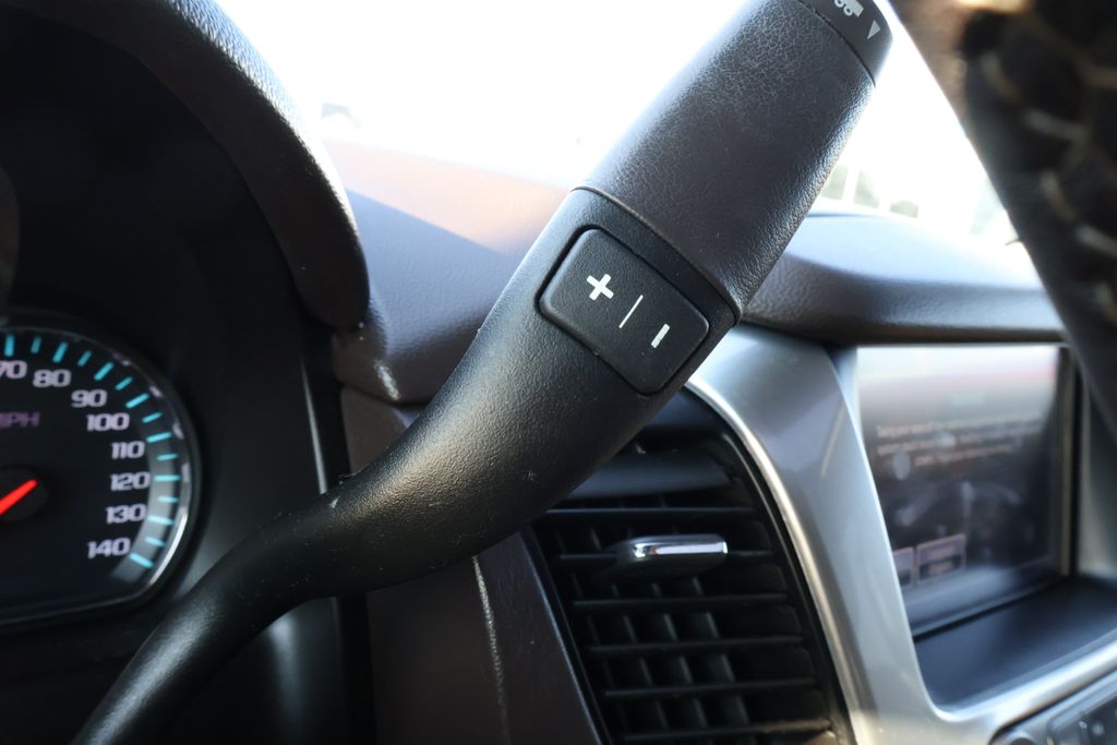 Thumbnail: 2019 Chevrolet Suburban - 21