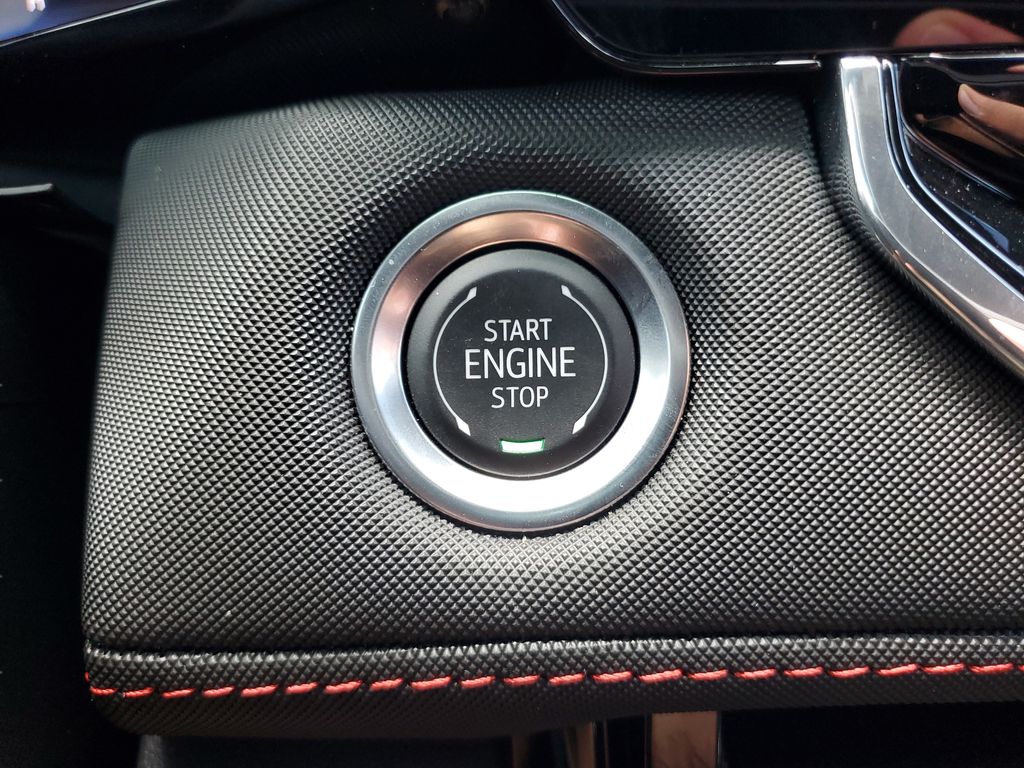 Certified Used 2025 White Chevrolet Z71 image 23