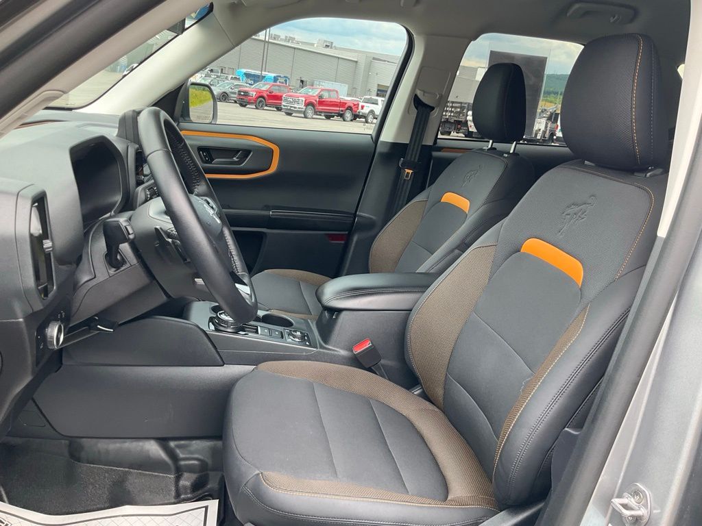 Used 2023 Silver Ford Badlands image 18
