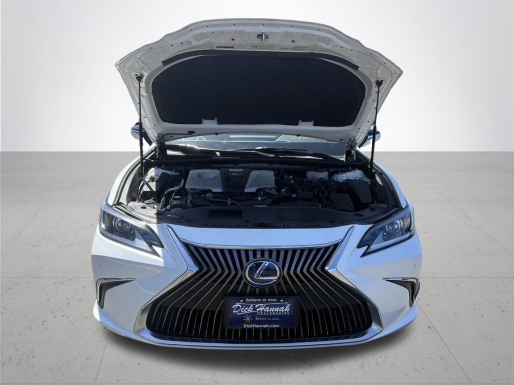 2020 Lexus ES 300h