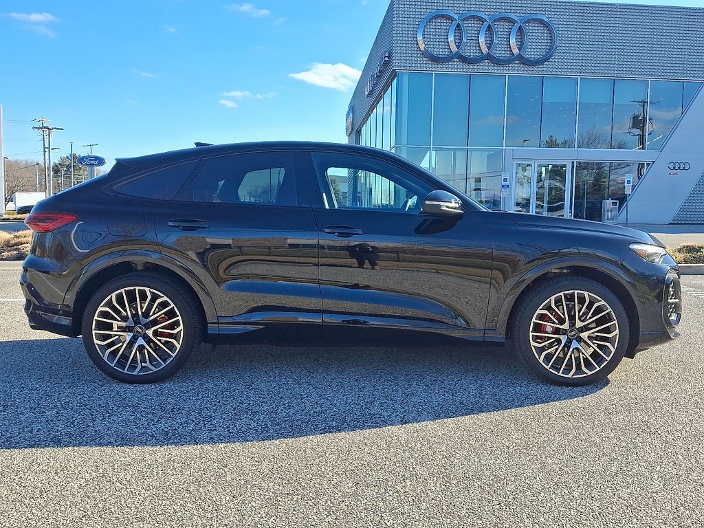 Thumbnail: 2025 Audi SQ5 - 7