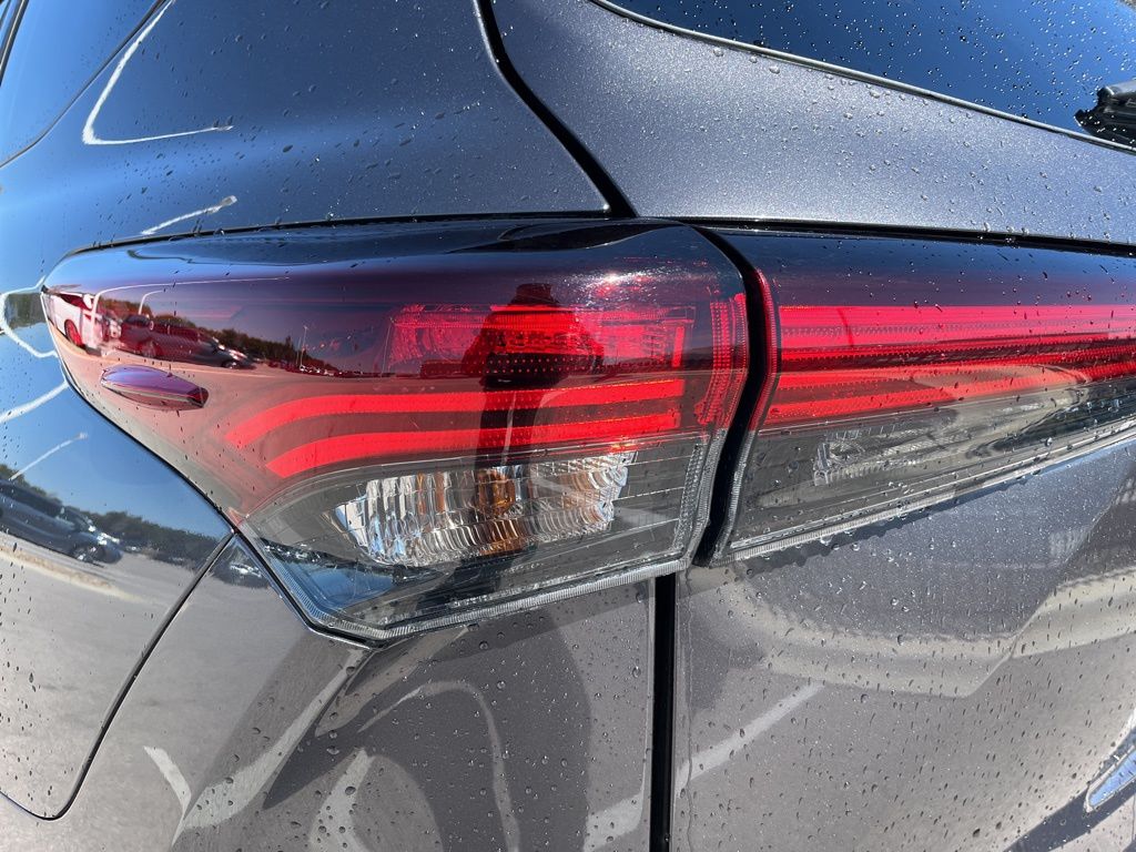 Thumbnail: 2024 Toyota Highlander - 7