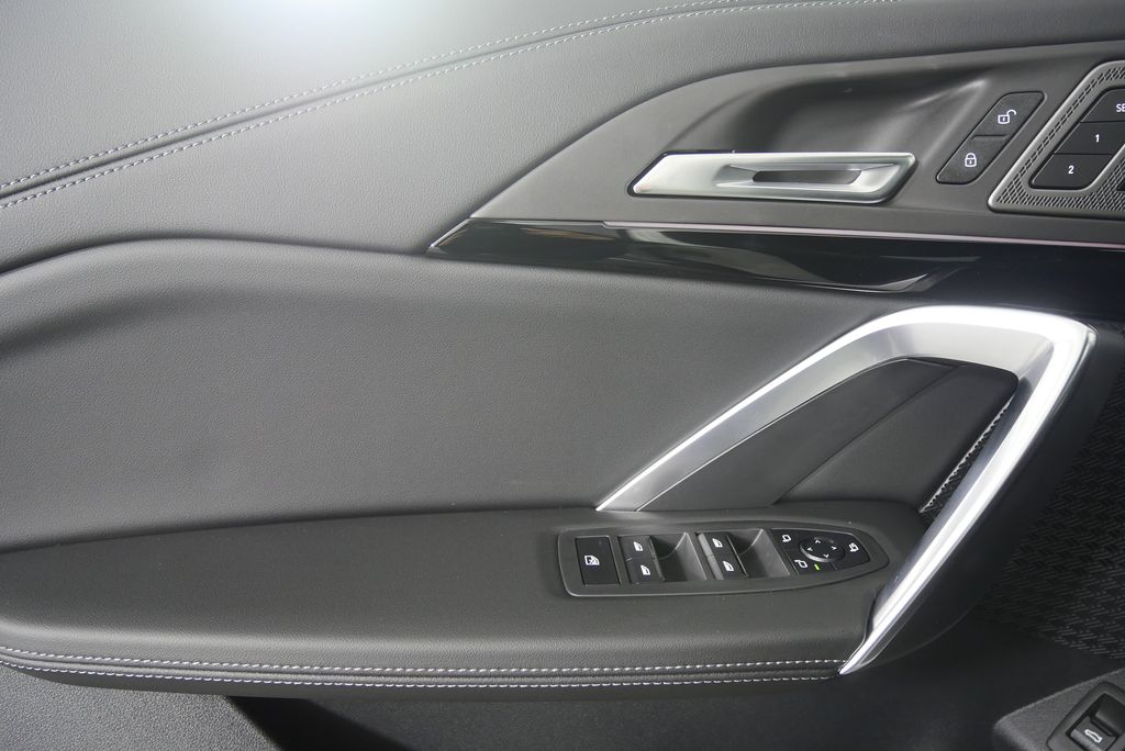 Thumbnail: 2026 BMW X1 - 9