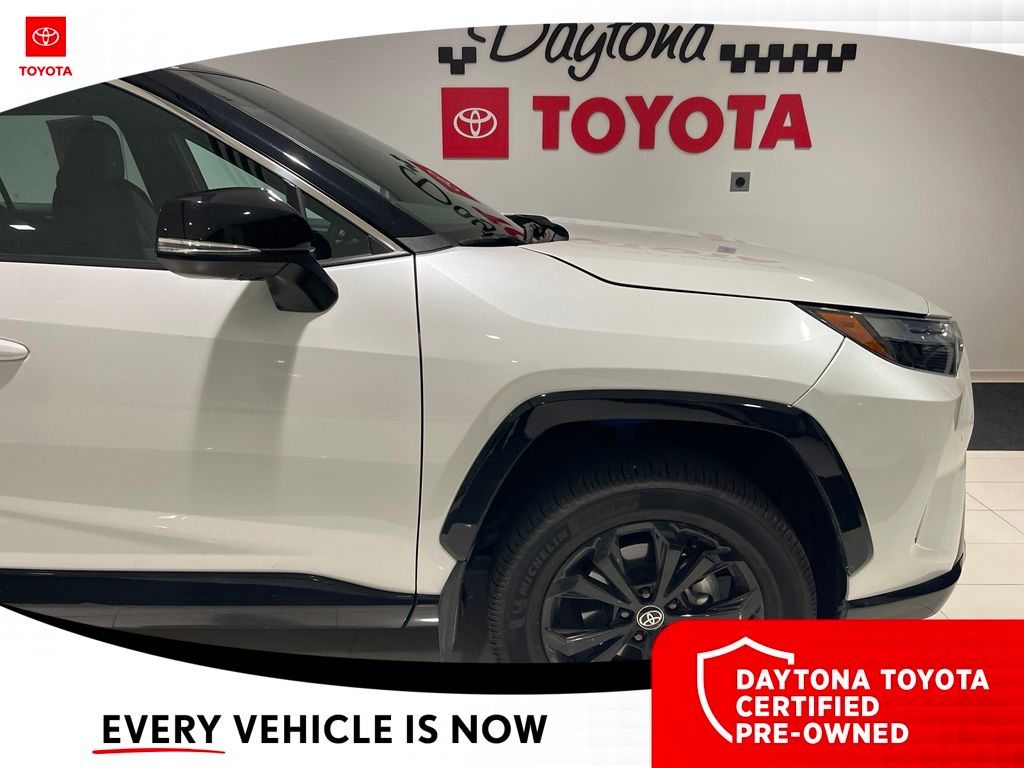 2024 Toyota RAV4 XSE - Photo 9