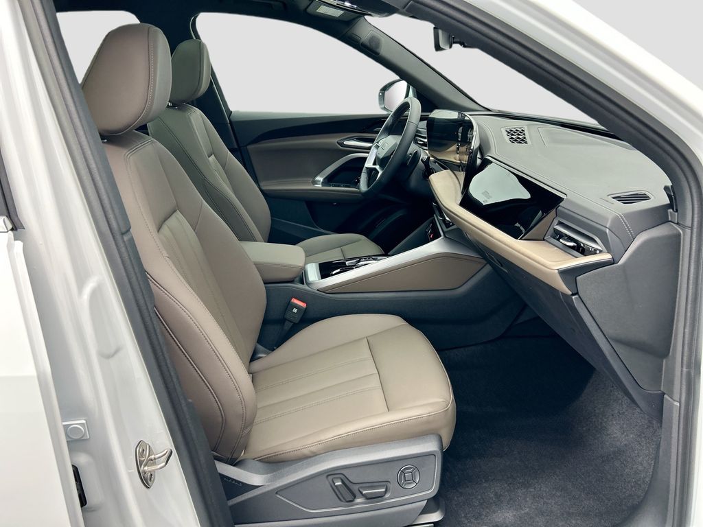 Thumbnail: 2025 Audi Q5 - 20