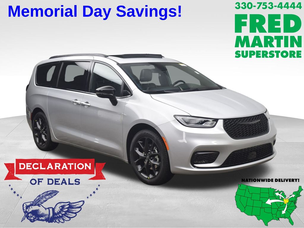 new 2026 Chrysler Pacifica car, priced at $46,136