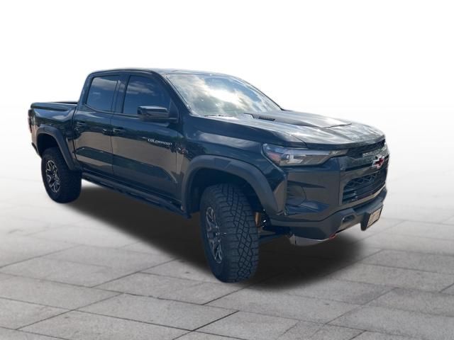 Black 2025 Chevrolet Colorado ZR2 Crew Cab 4WD Pickup Truck Four-Wheel Drive 8-Speed Automatic