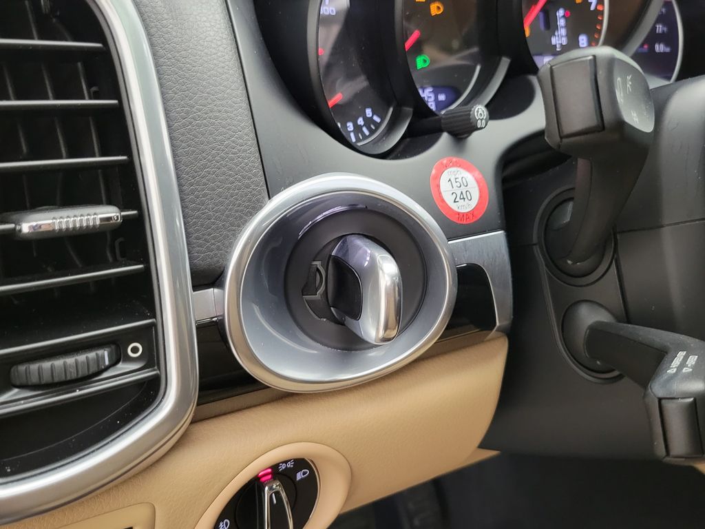 Thumbnail: 2017 Porsche Cayenne - 28