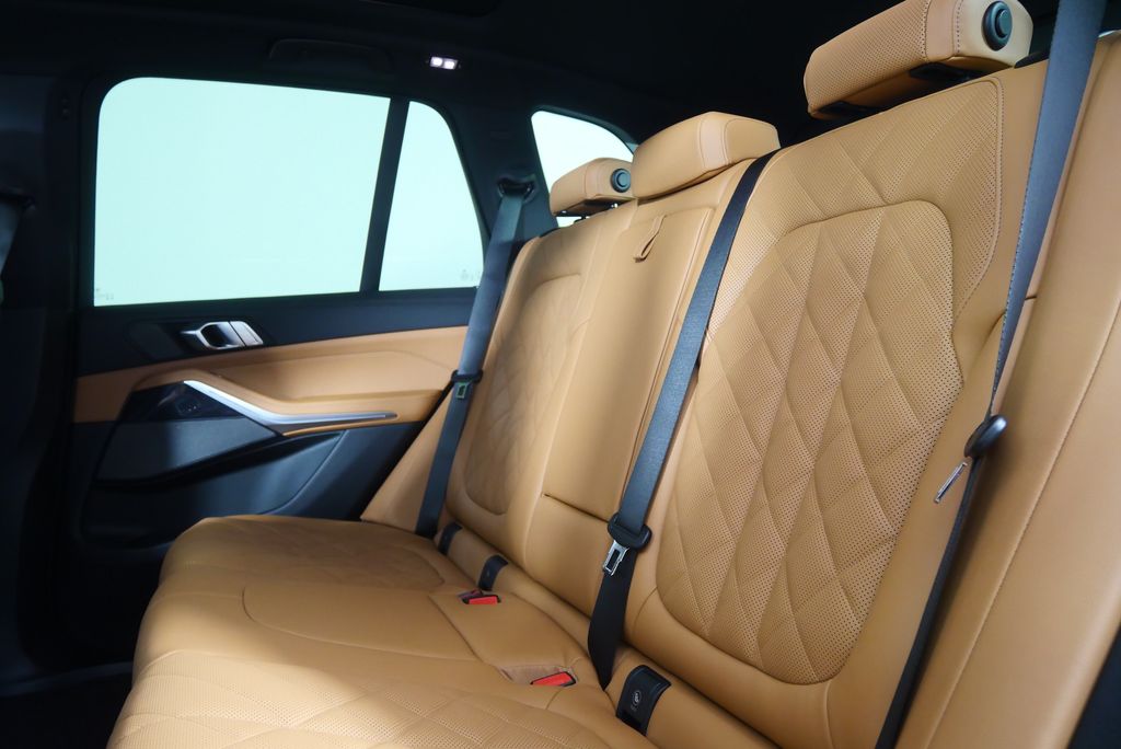 Thumbnail: 2026 BMW X5 - 16