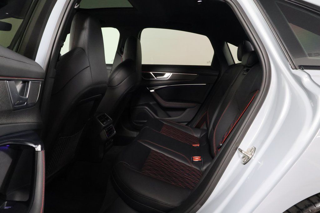 Thumbnail: 2023 Audi S6 - 11