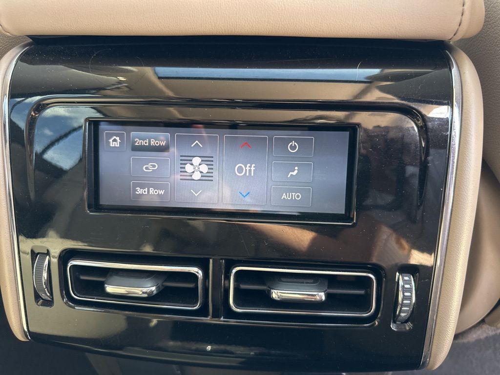 2021 Pristine White Lincoln Aviator Reserve AWD SUV