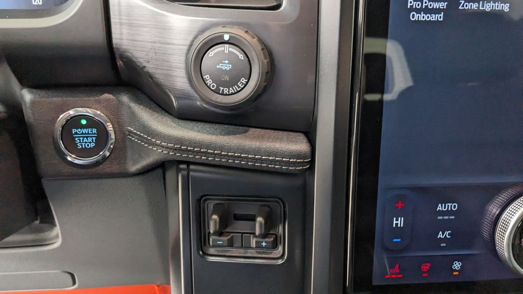2025 Ford F-150 Lightning Flash - Photo 79