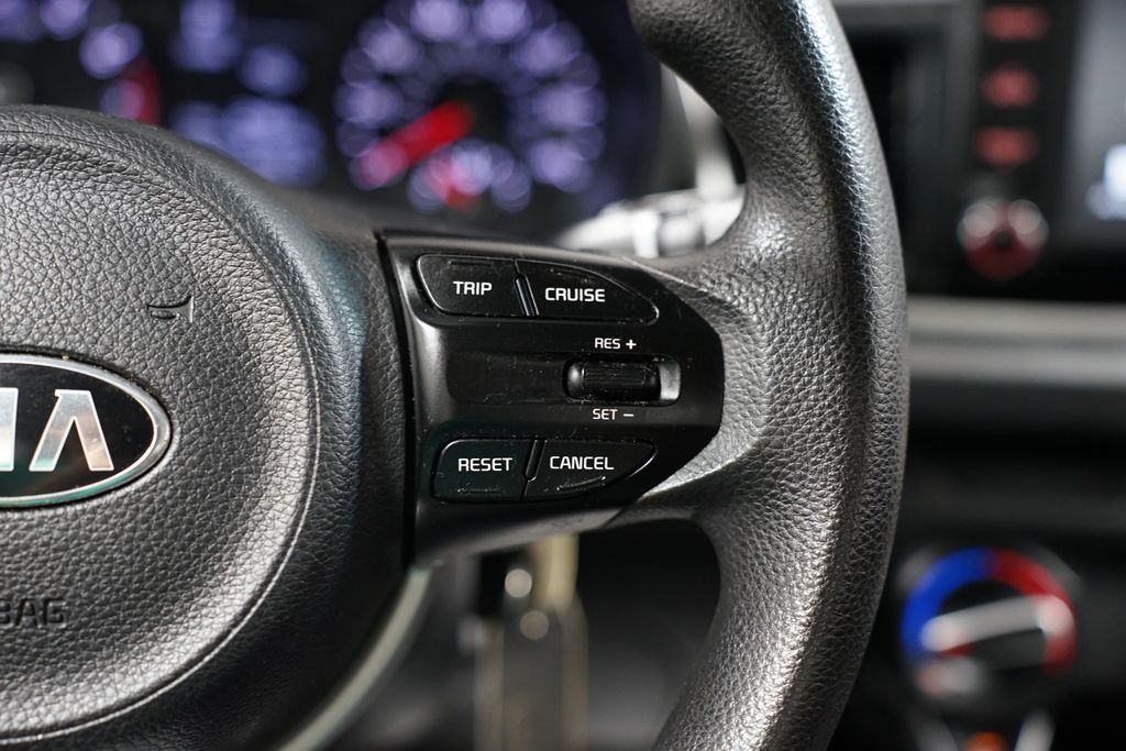 Thumbnail: 2020 Kia Rio - 13