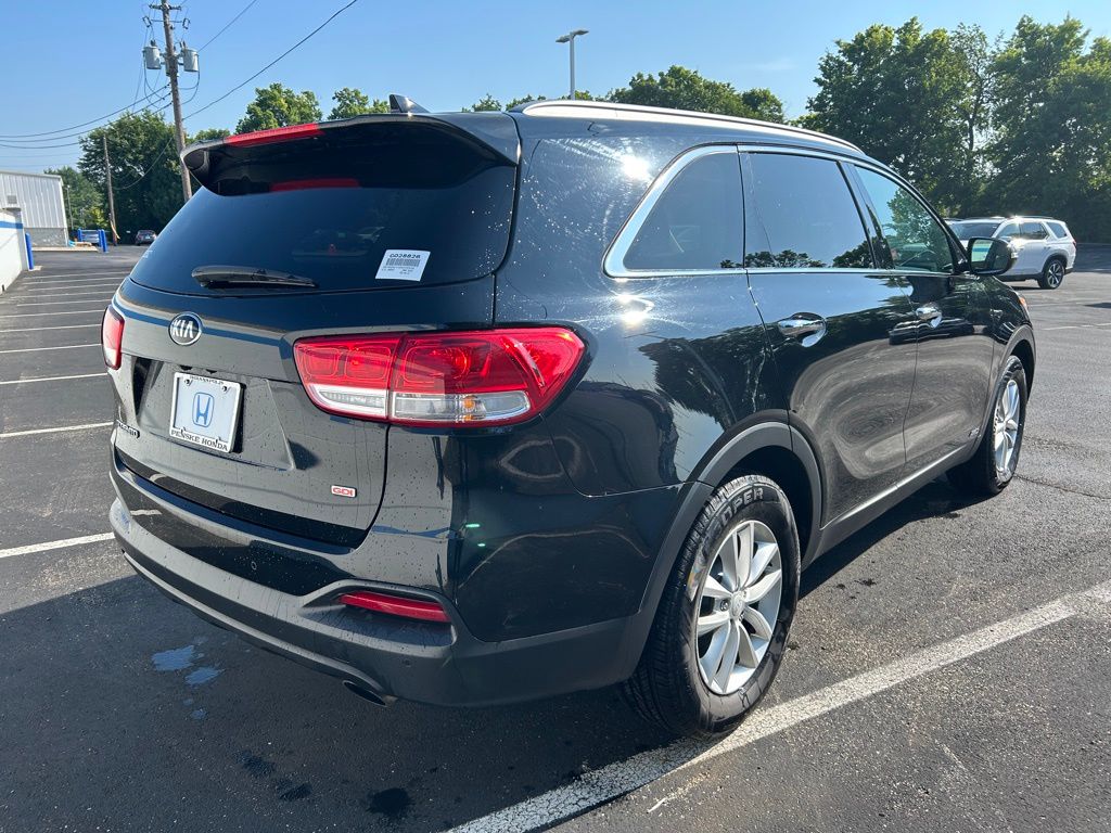 Thumbnail: 2016 Kia Sorento - 5