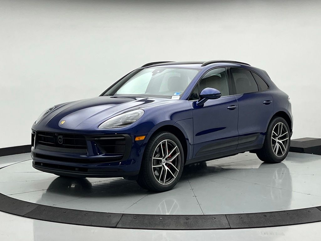 Thumbnail: 2026 Porsche Macan - 1
