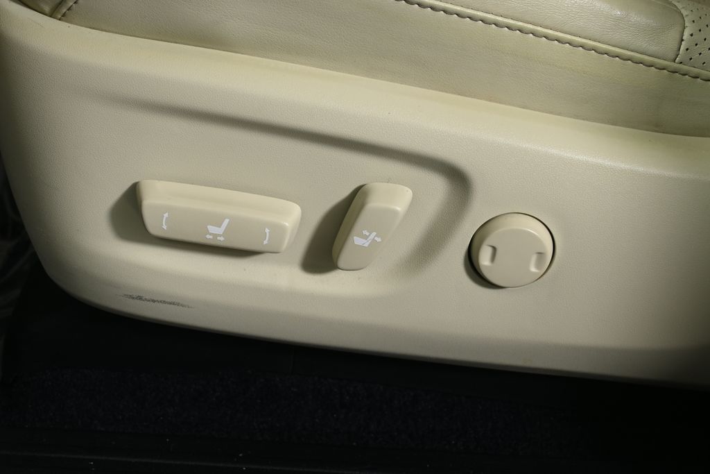 Thumbnail: 2020 Lexus GX - 28