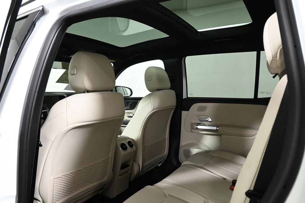 Thumbnail: 2026 Mercedes-Benz GLB - 26