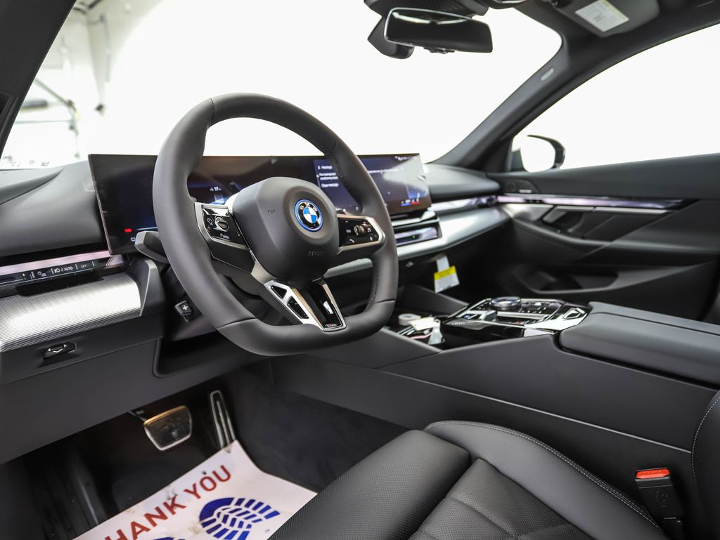 2025 BMW i5 xDrive40 10